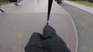 ТРЮКИ на САМОКАТЕ от 1 ЛИЦА в В СКЕЙТ ПАРКЕ || МНОГО ДЕТЕЙ