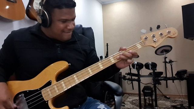 Fender Marcus Miller - Groove - Jazz Bass смотреть онлайн