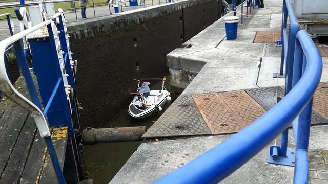 Зарисовки из жизни №37.Стечение обстоятельств. Ни языка, ни работы...ВОН из Европы!! Гуси лебеди... смотреть онлайн