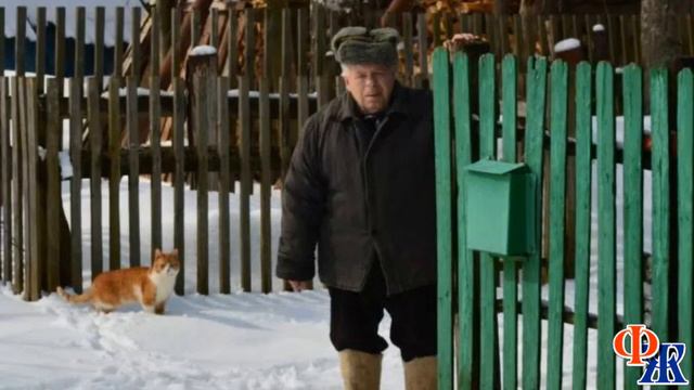 - Ты чего это ПРИТАИЛСЯ тут? За ЖЕНОЙ моей ПОДГЛЯДЫВАЕШЬ в окна? – рявкнул сосед на Саньку смотреть онлайн