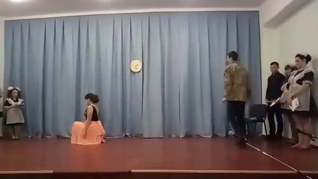 Невероятный танец. Аж мурашки по коже. Дети довели зал до слёз. Трогательно и правдиво. смотреть онлайн