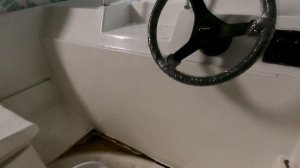 ВяТбот 430 м, Алюминь одетый в пластик. Самая быстрая лодка при максимальном двигателе.