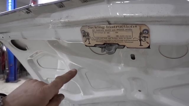 Cadillac Coupe DeVille. Автомобильная роскошь по версии 1964 года. смотреть онлайн