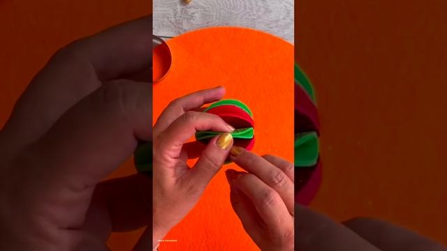 ?Елочные игрушки, которые просто сделать своими руками