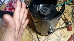 Соковыжималка не включается ?