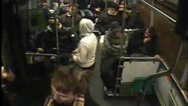 эмигранты в общественном транспорте смотреть онлайн