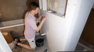 Установка инсталляции. Установка подвесного унитаза Cersanit. Установка кнопки инсталляции.