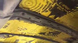 Как клеить шумоизоляцию потолка в авто? Желательно в два слоя, облегченными материалами