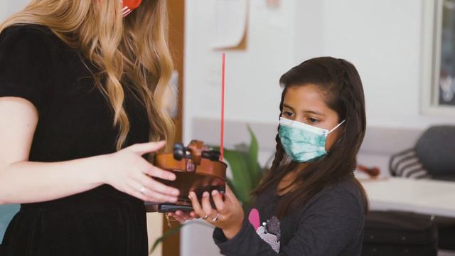 Simple Device Helps Determined Young Violinist