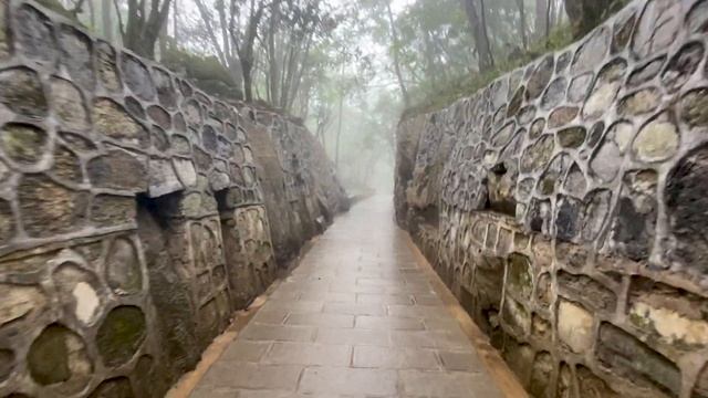 ТЯНЬМЕНЬ ГОРЫ Небесные врата, мост призрак, дорога 99 поворотов, TIANMEN MOUNTAINS ZHANGJIAJIE смотреть онлайн