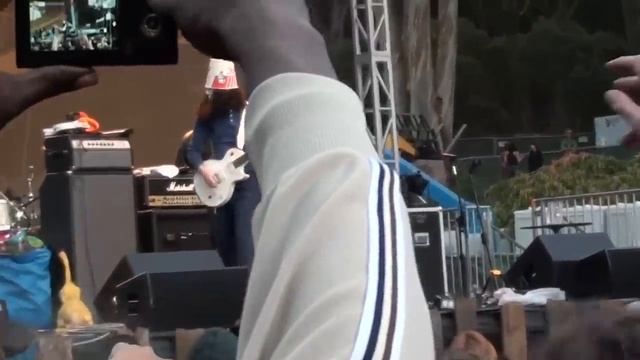SLASH VS BUCKETHEAD смотреть онлайн