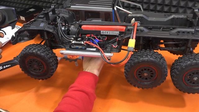 НОВЫЙ МОТОР для Mercedes-Benz G 63 AMG 6x6 ... Тюнинг Traxxas TRX-6. Теперь еще ЗЛЕЕ! смотреть онлайн
