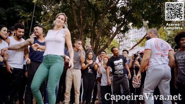 Capoeira Mandingada na Roda de Capoeira da Praça da República fundada pelo Mestre Ananias смотреть онлайн
