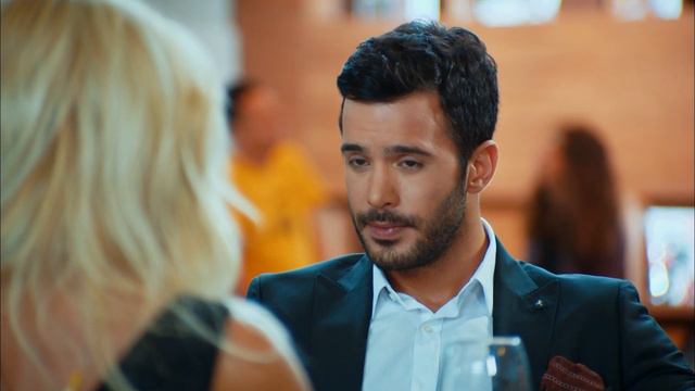 Перша зустріч Дефне та Омера - Любов напрокат | Kiralık Aşk смотреть онлайн