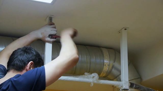 Установка потолочных турников в спортзале смотреть онлайн