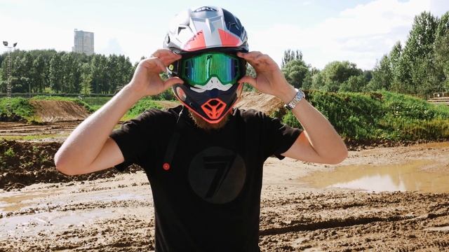 Выбираем маски для мотокросса и эндуро. Oakley, IIZERO, 100% смотреть онлайн