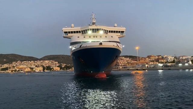 Blue Star Mykonos docking in Mytilene 11 August 2020 смотреть онлайн