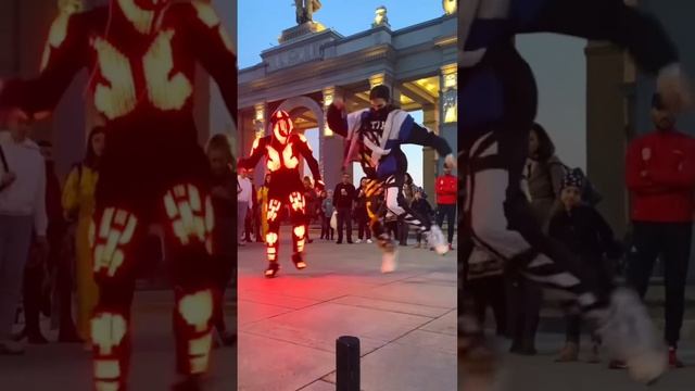 Научил Танцевать Neon Mode ?? Tuzelity Shuffle смотреть онлайн