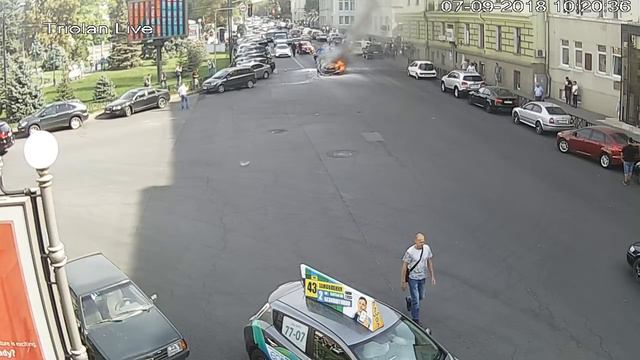 Пожар Автомобиля м.Пушкинская Харьков 07.09.18 смотреть онлайн
