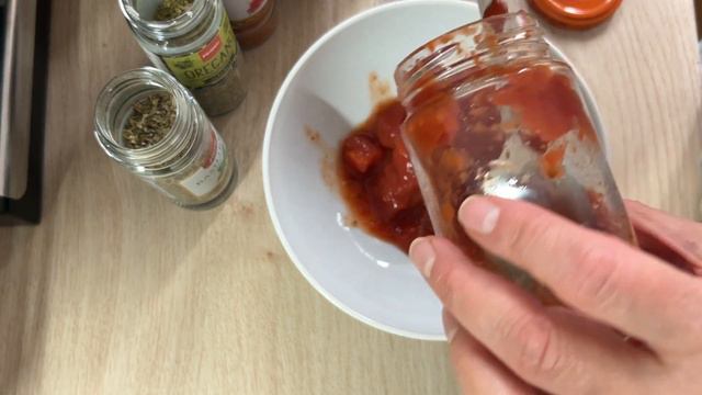 Берлин. Готовлю пангасиус в томатном соусе в сковороде. Ну очень вкусно) смотреть онлайн