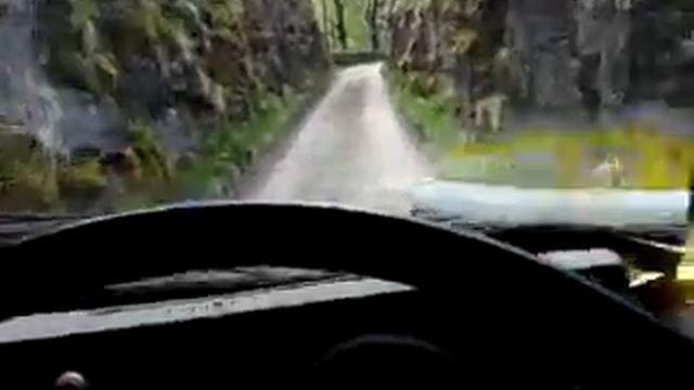 Renault Dodge 50 Series ~ Bertie The Box goes through a very small space смотреть онлайн