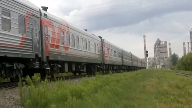 Тепловоз ТЭП70-0338 с поездом №16 Москва- Волгоград смотреть онлайн