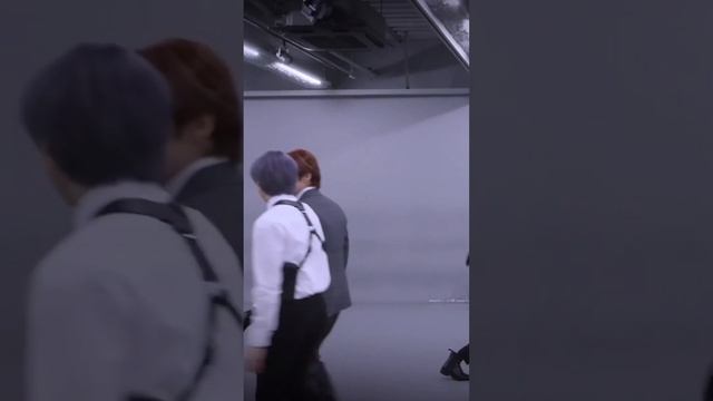 ?LeeKnow Focus｜Stray Kids”특(S-Class)“ Dance Practice Video(Suit Ver)