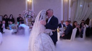 Медленный танец отца с дочерью на свадьбе