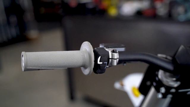 Map Switch, Traction Control, and Quick Shift Settings - 2023 Husqvarna Motorcycles + KTM смотреть онлайн
