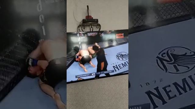 Бой Khabib Nurmagomedov  Vs Konor McGregor:Хабиб победил!!