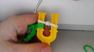 Ромашка из резинок на рогатке без станка