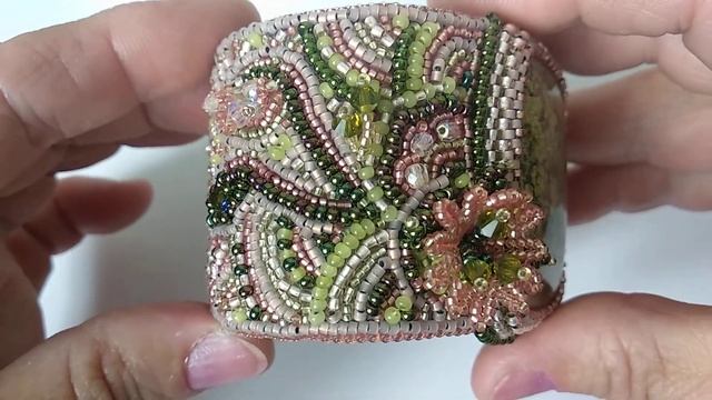 Обзор готовых украшений. Вышивка бисером.//Украшения ручной работы. смотреть онлайн