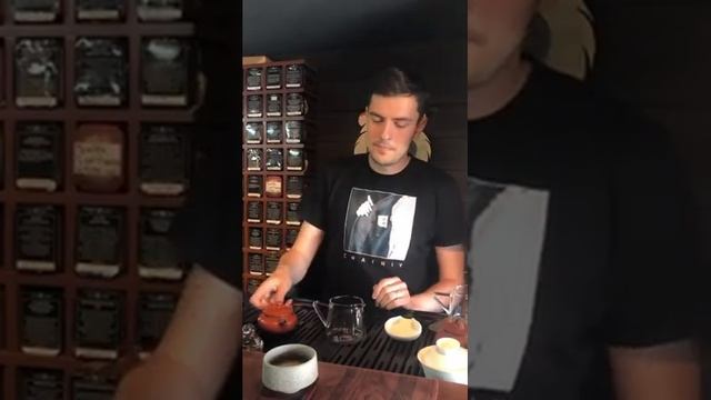 Процесс заваривания китайского чая Габа от чайного мастера. смотреть онлайн