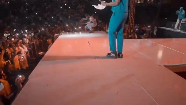 Element Eleeèh vevo performance in BK arena смотреть онлайн