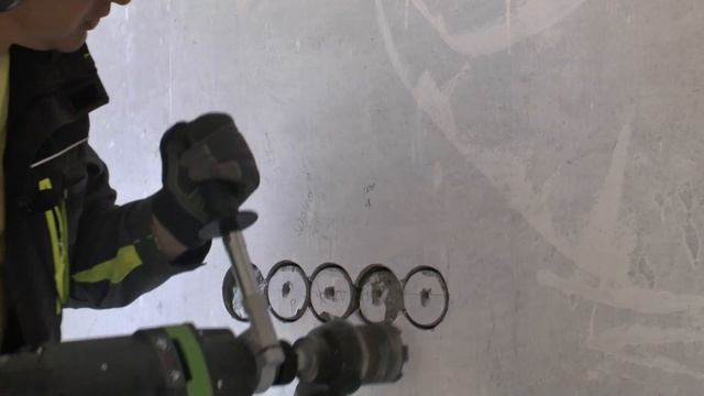 ESD 18 01 | Дрель с микроударом для алмазного сверления | Eibenstock удивляет. смотреть онлайн