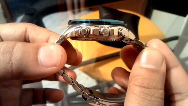 Casio Mens Edifice Red Bull Racing Collection EFR-537RB-1A смотреть онлайн