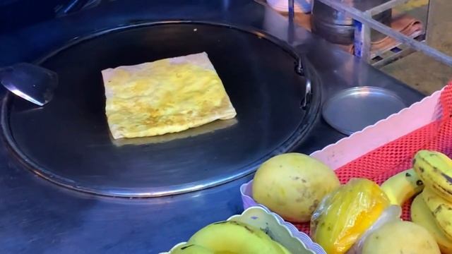 Как готовят блины в Тайланде. смотреть онлайн