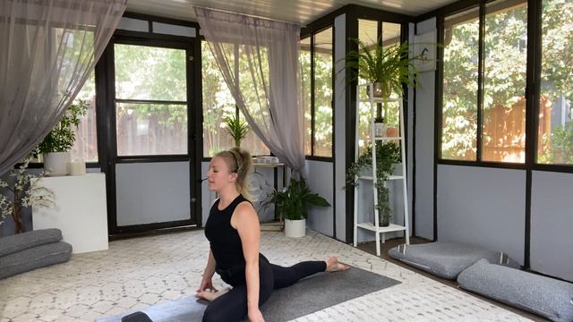 45 Minute Yoga - Mini + Meditation - Kendra смотреть онлайн