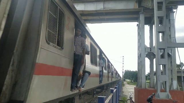 aj matla station puro kapye dilo pallabi.aj khub enjoy karlam ??#canning #matla station #bike смотреть онлайн