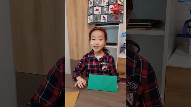 Интересные новогодние поделки своими руками. Танцующий дед мороз, елочка и объемные звезды. смотреть онлайн