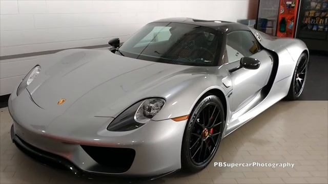 I found a Porsche 918 Weissach in my school! смотреть онлайн