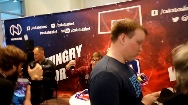 АВТОГРАФ - СЕССИЯ СЕРГЕЙ ИГНАШЕВИЧ, ЕВГЕНИЯ МЕДВЕДЕВА, КОРИ ХИГГИНС 17.01.19 смотреть онлайн