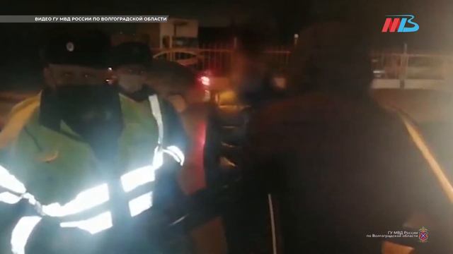В Волгограде конфликт двоих водителей завершился стрельбой смотреть онлайн