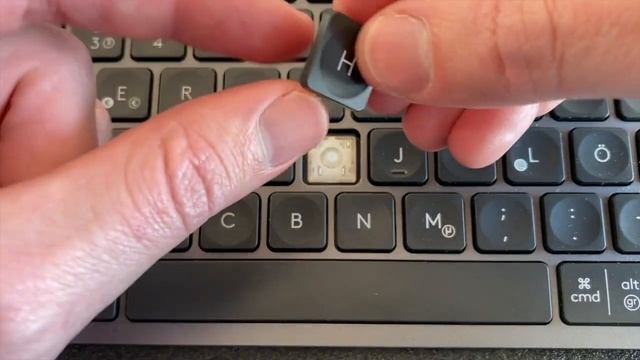 How to PROPERLY replace a regular Key on a Logitech MX Keys / CRAFT YR0073 YR0064 fix repair remove смотреть онлайн