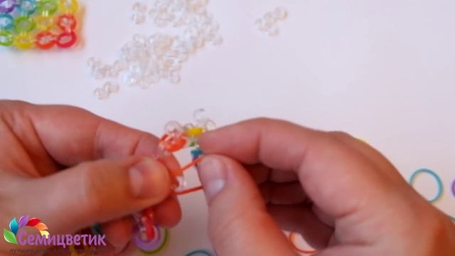 Как сделать самый простой браслет из резинок без станка, Loom Bands / Rainbow Loom смотреть онлайн