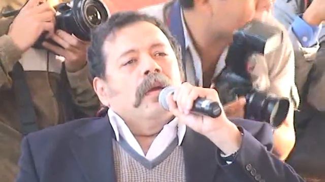 17/11/11 - Sen. Carlos Navarrete canta con Alberto Ángel "El Cuervo" смотреть онлайн