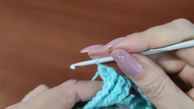 Комплект шарфик и шапочка. Шарф узором 3Д. смотреть онлайн