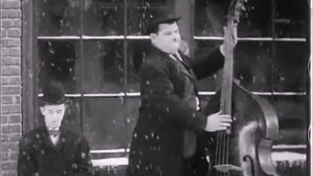 Merry Christmas, Laurel and Hardy смотреть онлайн