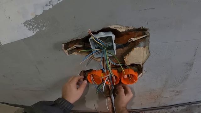 ЗАБОЙ ГУСЯТ ! ЭЛЕКТРИКА В ГАРАЖЕ ! [Жизнь в деревне] смотреть онлайн