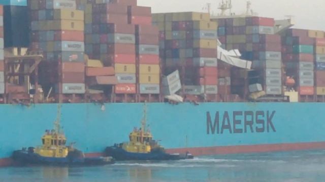 CONTAINER SHIP, Hinampas ng ALON||Tumba ang mga Kargada|Damage Containers Cargo!! смотреть онлайн